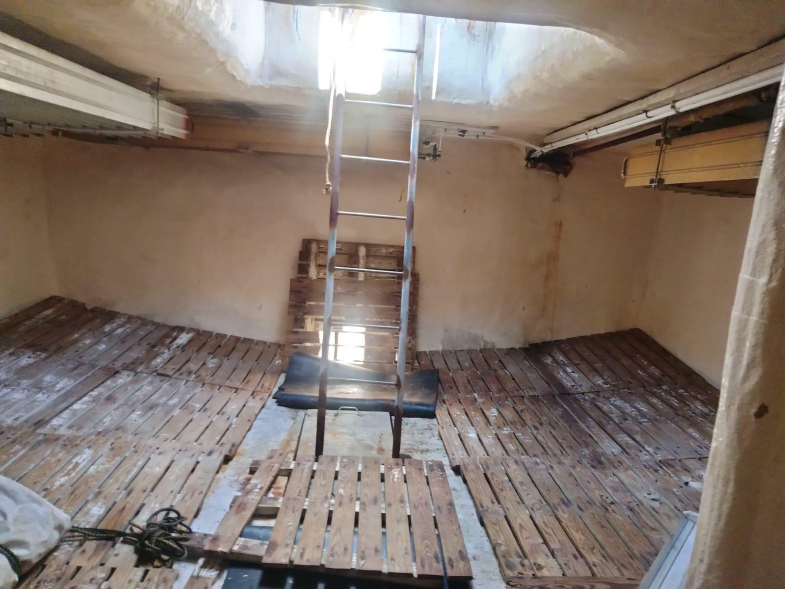 1972 Commercial Shrimp Freezer Trawler | 72ft - Image 14