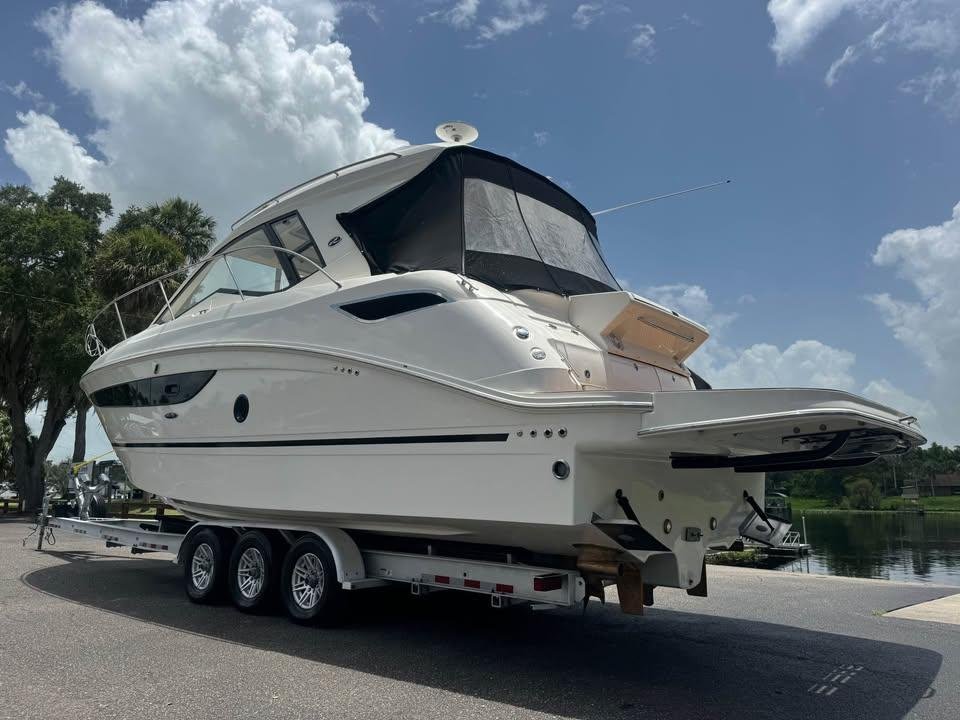 2017 Sea Ray Sundancer 350 Coupe | 35ft - Image 3