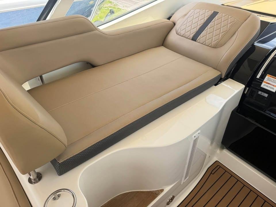 2017 Sea Ray Sundancer 350 Coupe | 35ft - Image 10