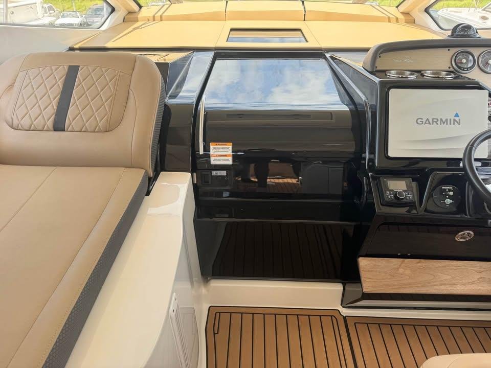 2017 Sea Ray Sundancer 350 Coupe | 35ft - Image 14