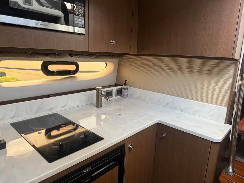 2017 Sea Ray Sundancer 350 Coupe | 35ft - Image 16