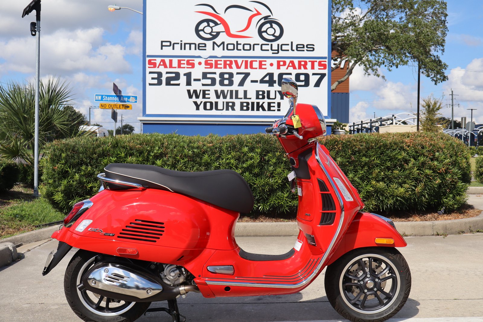 2024 Vespa GTS Super 300