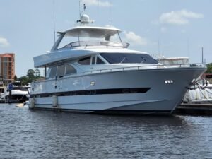 2000 Horizon 74 Motor Yacht | 74ft