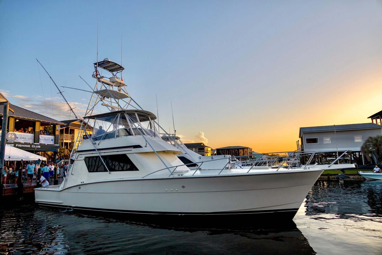 Hatteras Convertible 1989 "Code Vessel"