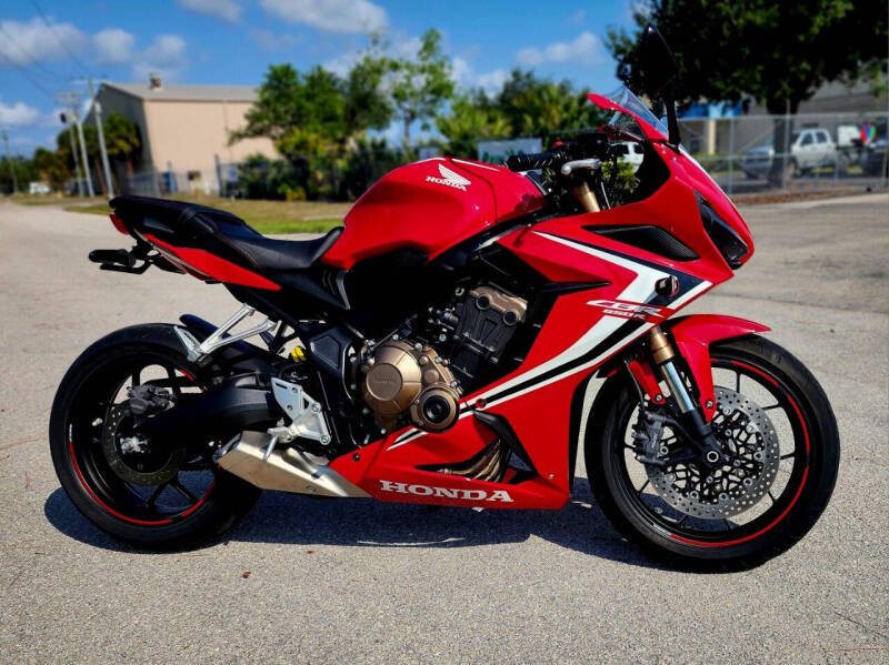 2019 Honda CBR650R - Image 2