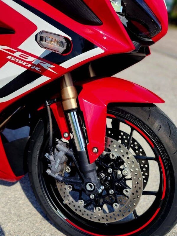 2019 Honda CBR650R - Image 11