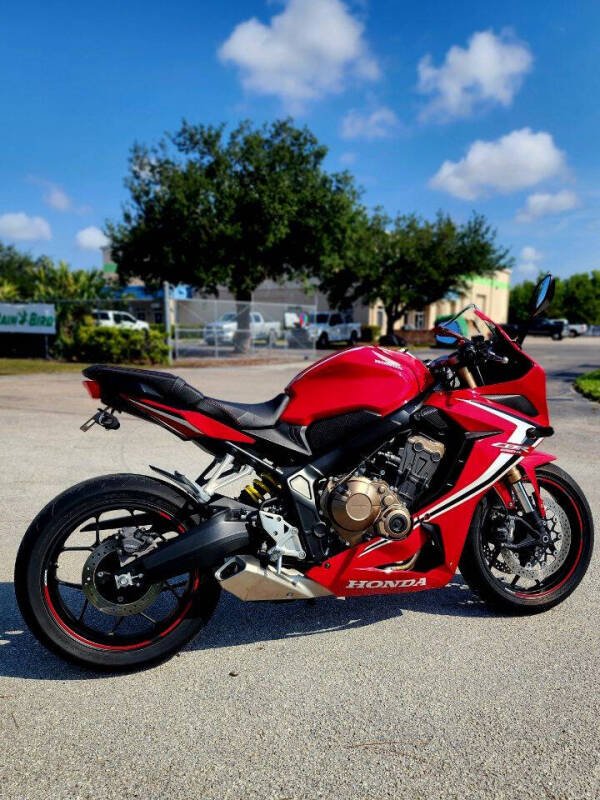 2019 Honda CBR650R - Image 12