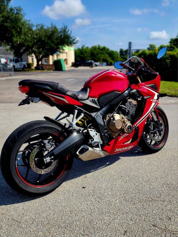 2019 Honda CBR650R - Image 10