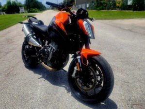 2022 KTM DUKE 890