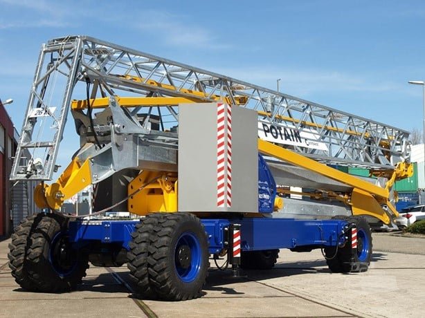 2025 MONTALIFT Mobile Tower Crane for Sale - Image 3