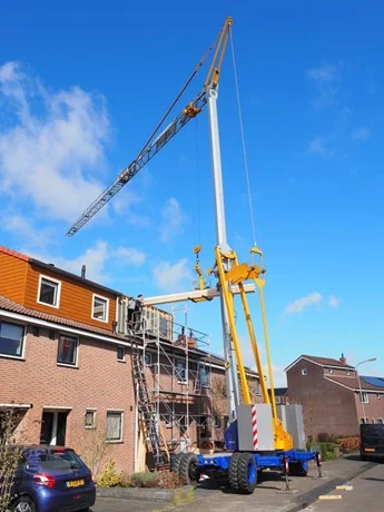 2025 MONTALIFT Mobile Tower Crane for Sale - Image 2