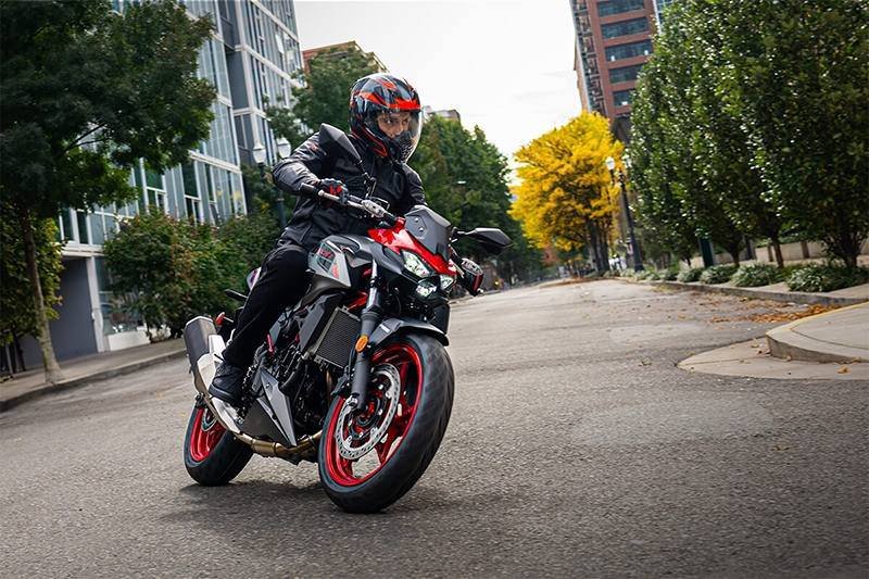 2025 Kawasaki Z500 SE ABS - Image 3