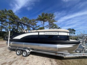 2026 Bennington M L-Bench 22 ML Yamaha VF175XB