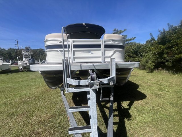 2027 Bennington 22 SL Yamaha F150XD2 - Image 2