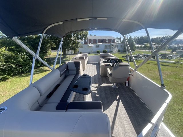 2027 Bennington 22 SL Yamaha F150XD2 - Image 11