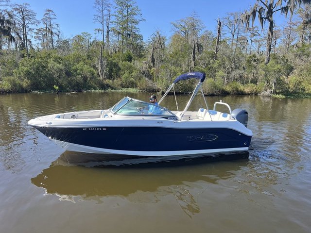 2022 Robalo R207 Yamaha - Image 2