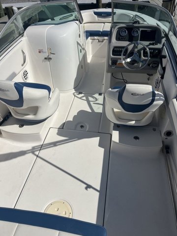 2022 Robalo R207 Yamaha - Image 5