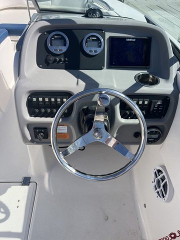 2022 Robalo R207 Yamaha - Image 6